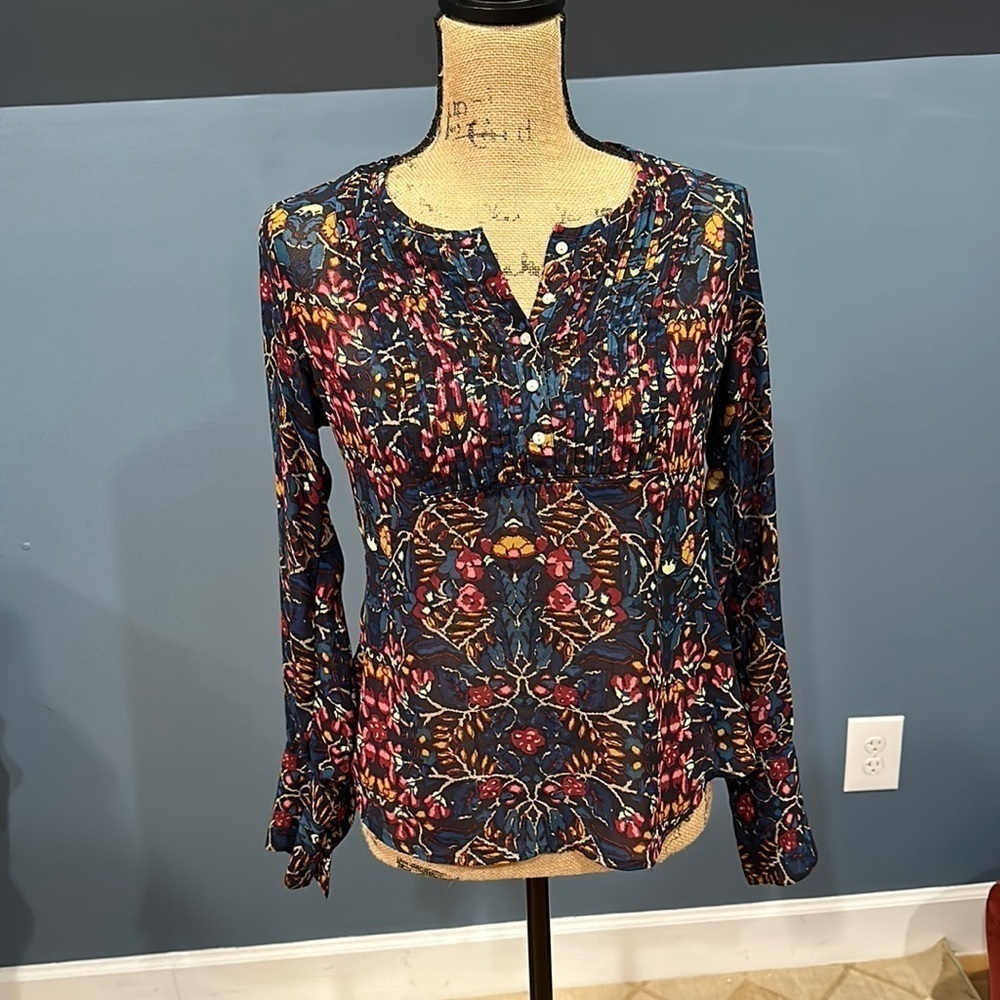 Converse long sleeve type blouse size small women’s